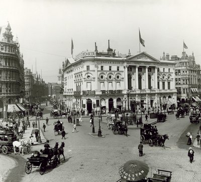 London Pavilion, Piccadilly Circus, London, um 1900 von English Photographer